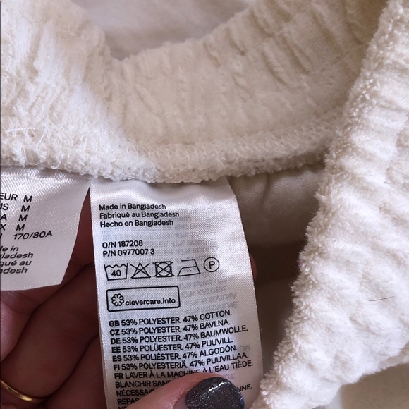 H&M Women's Beige Terrycloth Shorts - Picture 3 of 4